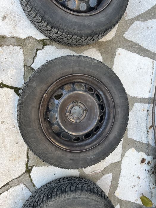 Зимни гуми Fulda R 15 с оригинални джанти и тасове