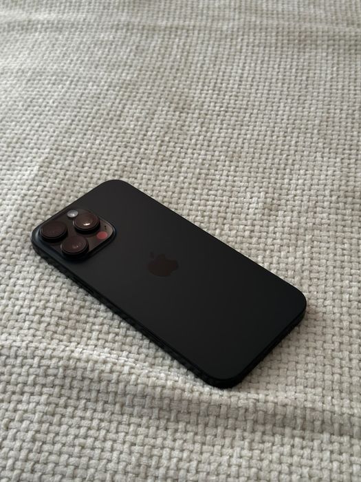 Продам Iphone 16 pro max