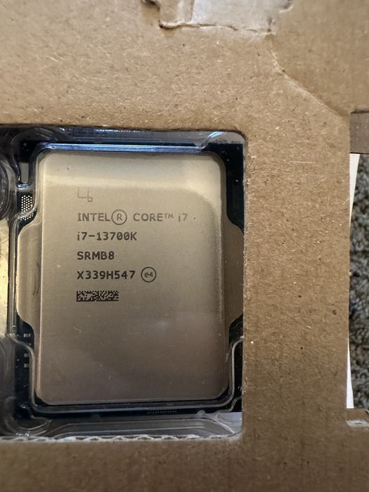 Vand intel i7 13700k