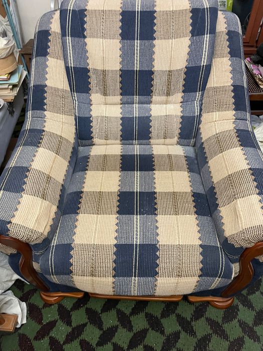 Диван и два кресла б/у в отличном состоянии