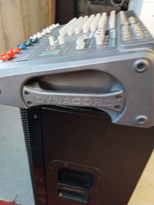 Vând dynacord 600-2 cu 2 boxe ev elx112 nr de telefon