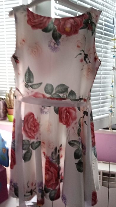 Детска рокля на цветя