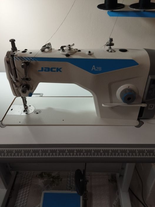 Промышленная швейная машинка полуавтоматмат