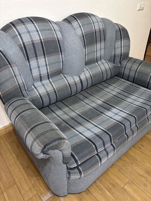 Диван двуместный