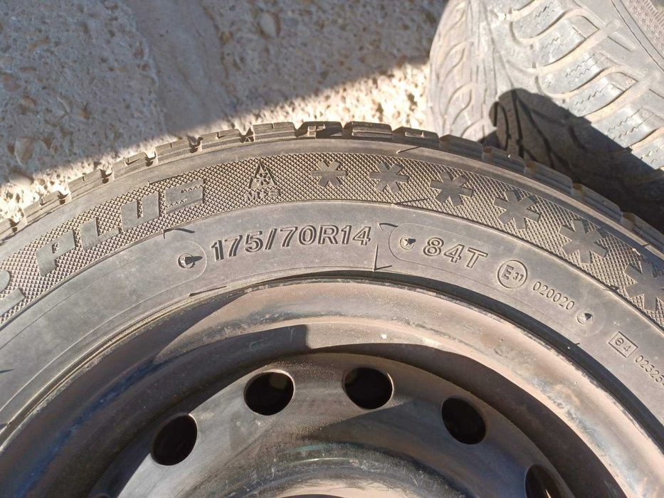 Нисан Примера /Nissan Primera 1.6 (90 Hp)/ + джанти със зимни гуми