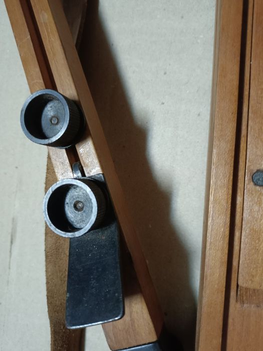 Trepied / tripod de lemn