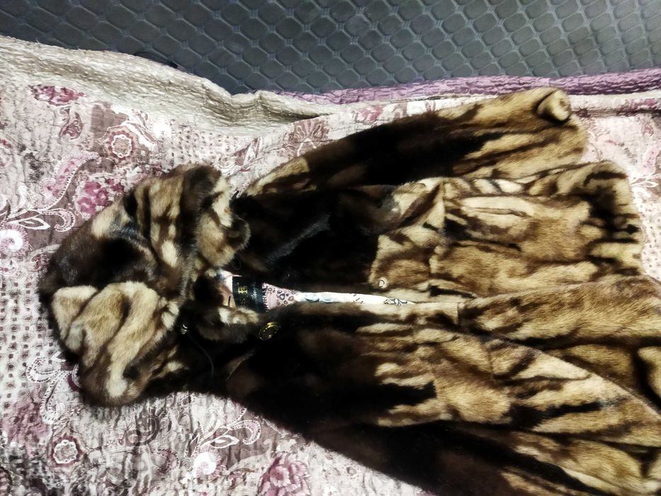 Продам шубу  срочно