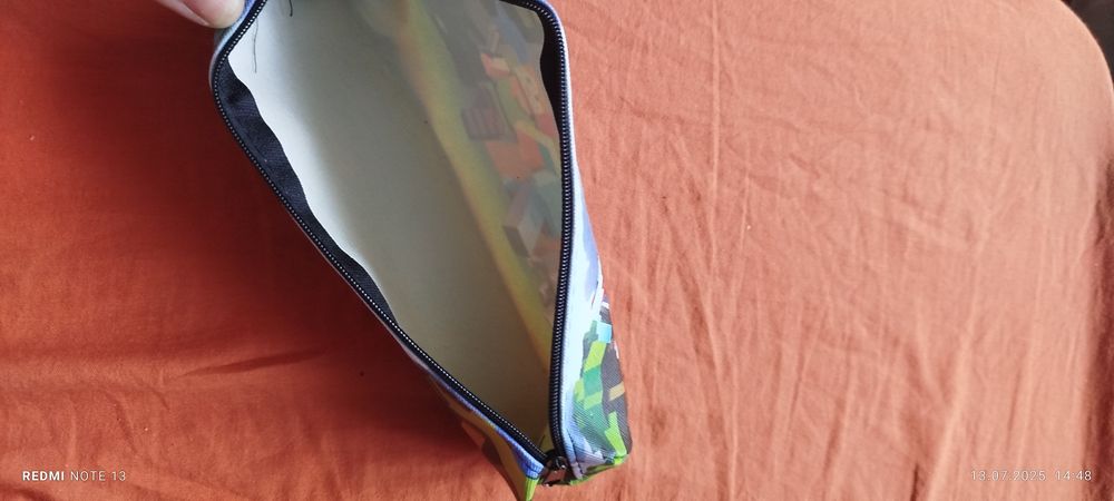 Продам   школьный пенал