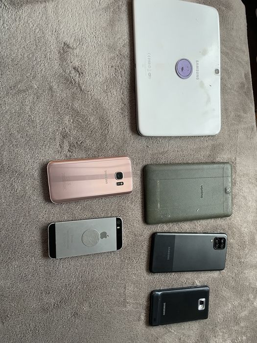 Vand  tot la 400 lei unele fumctioneza unele nu