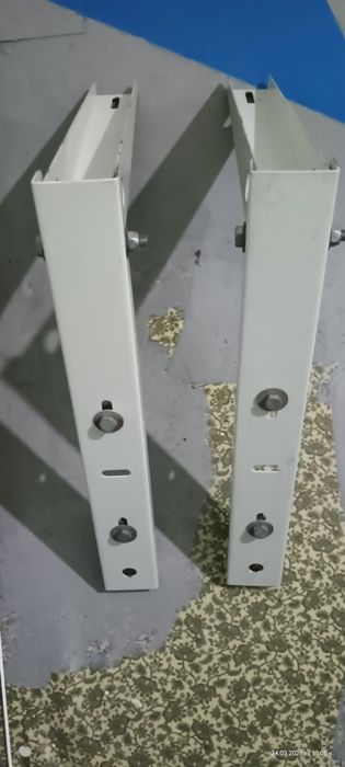 Продавам стойки за климатик