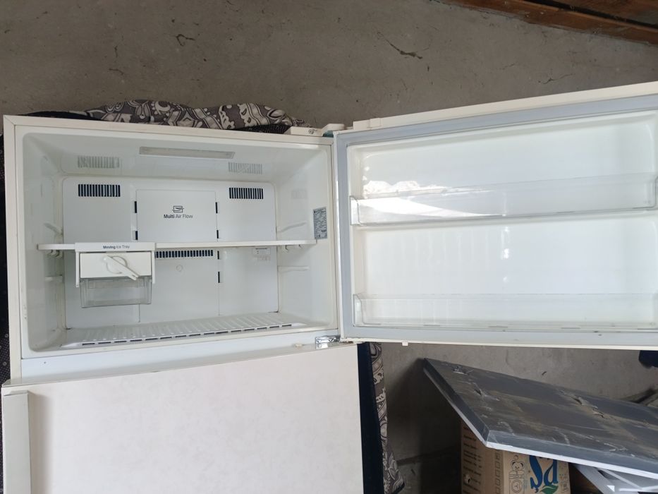 Продам холодильник LG