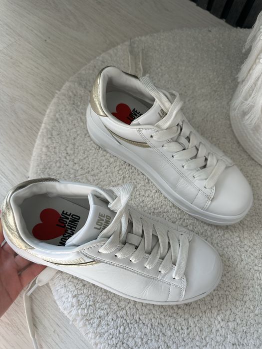 Дамски маратонки LOVE MOSCHINO