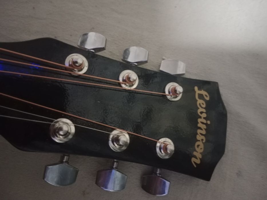 Акустическая гитара