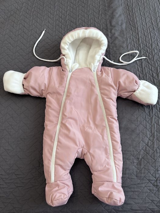 Продам кокон для новорожденных розовое(для девочек)