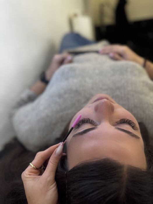 Machiaj si extensii de gene/ cosmetică