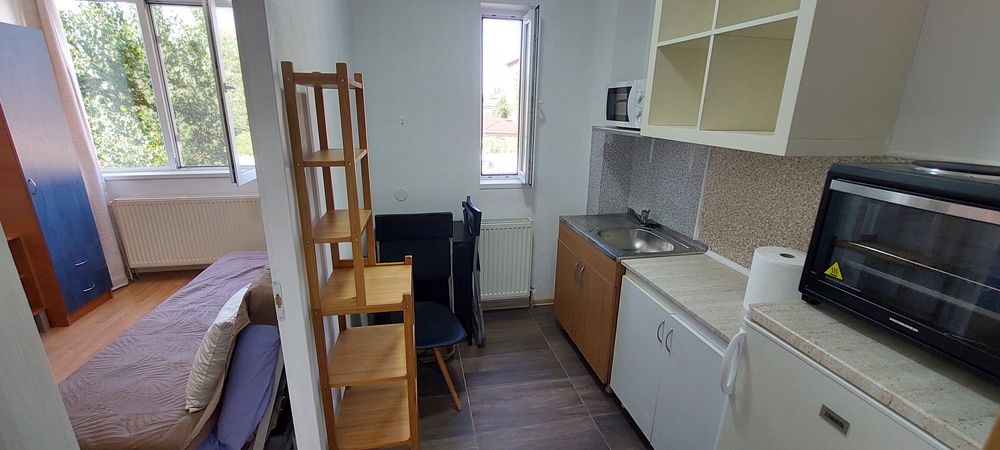 Închiriez garsoniera