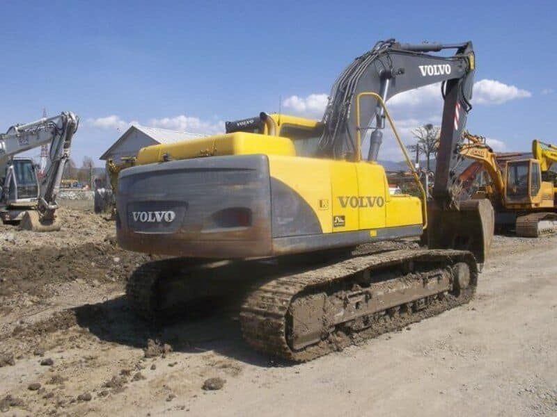 Dezmembrez excavator Volvo EC210B, EC210, EC210C, EC240B, EC240C–piese