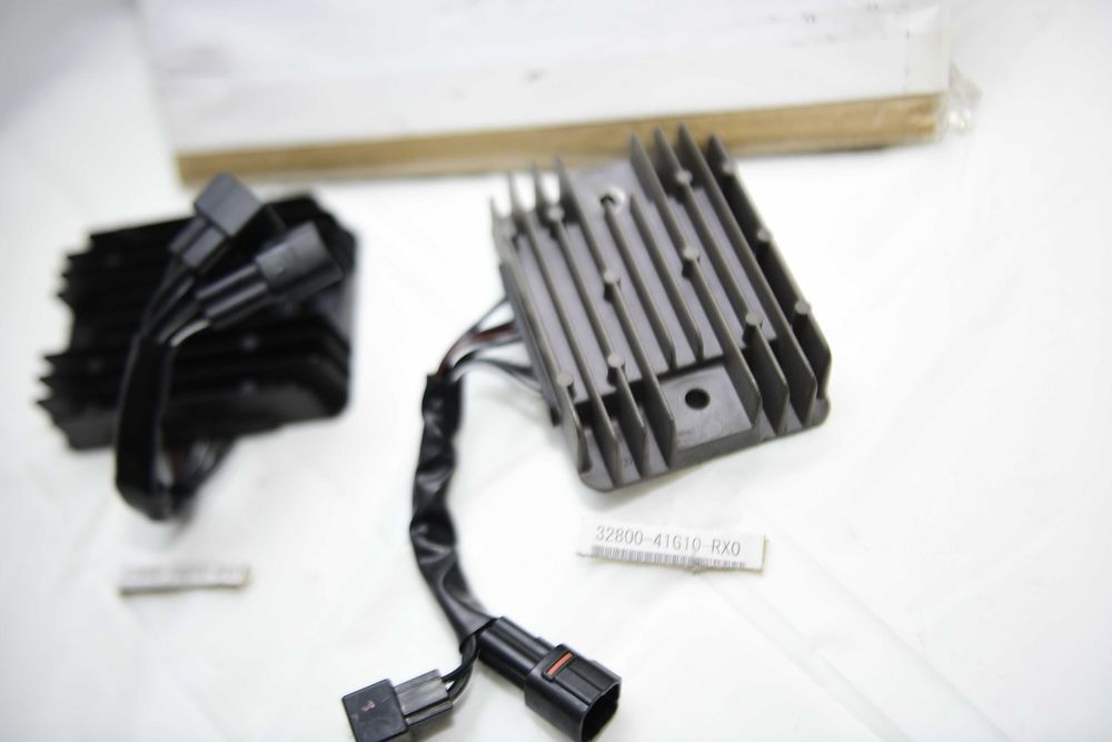 Releu incarcare original Suzuki GSXR K6 K7 K8 K9 L0 L1 600  1000 VL800