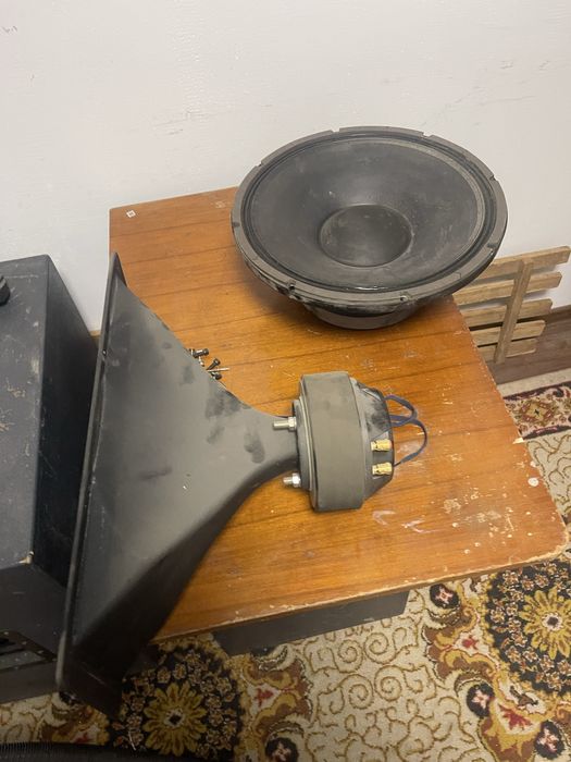 Pereche Boxe Profesionale 15" – Componente Premium (Eighteen Sound / Beyma)