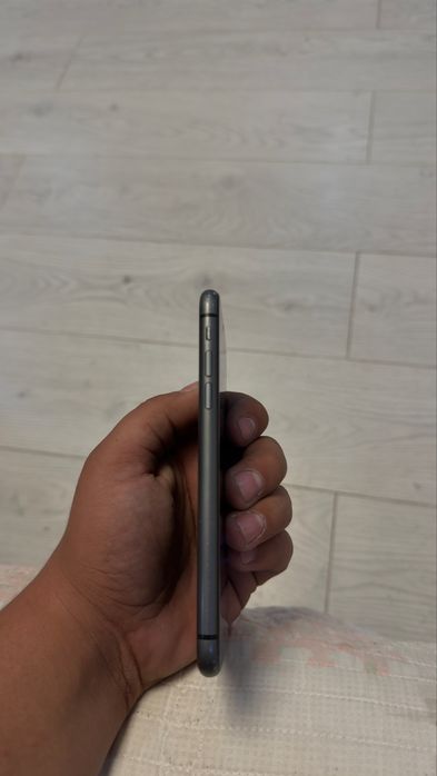 Продам айфон iphone 11