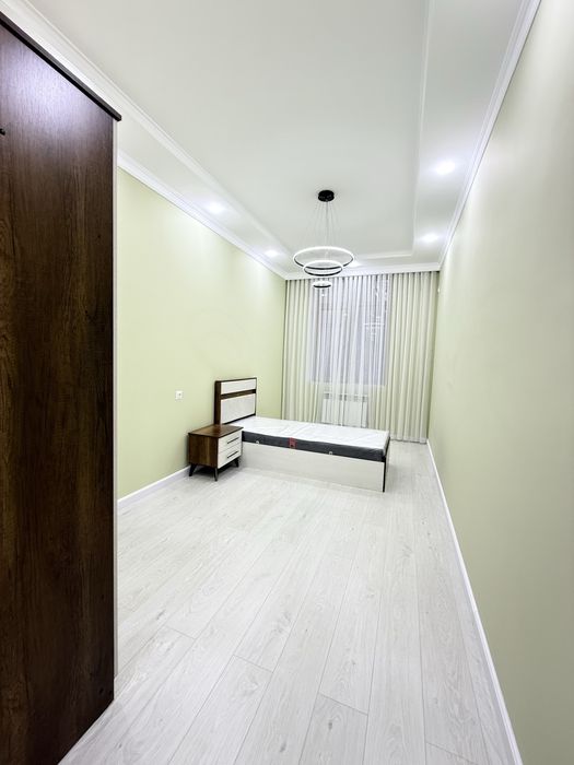 Сдаётся 4 комнатная квартира в Новомосковская 150м2 с новым ремонтом