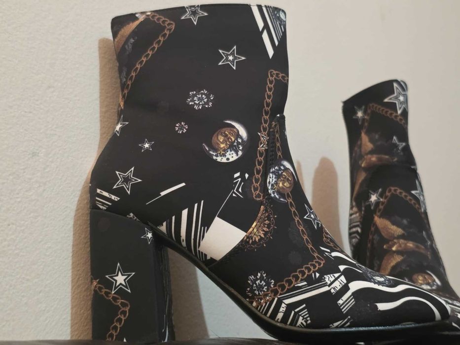 Уникални арт боти на ток – нови, неносени (№36)