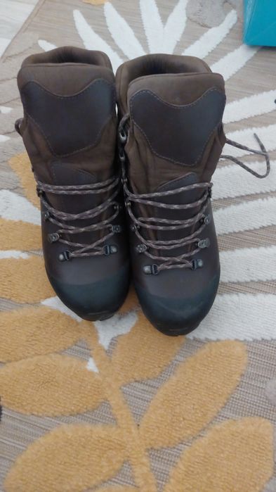 Vând bocanci Scarpa