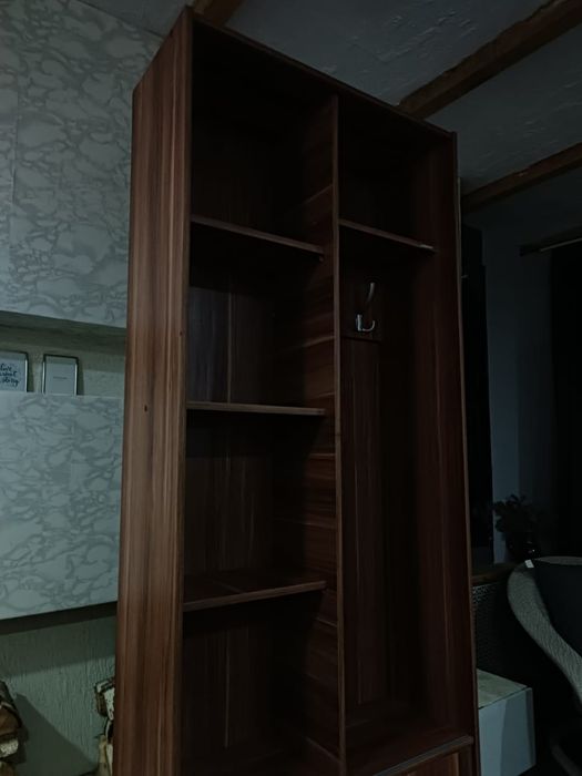 Продам шкаф в прихожую