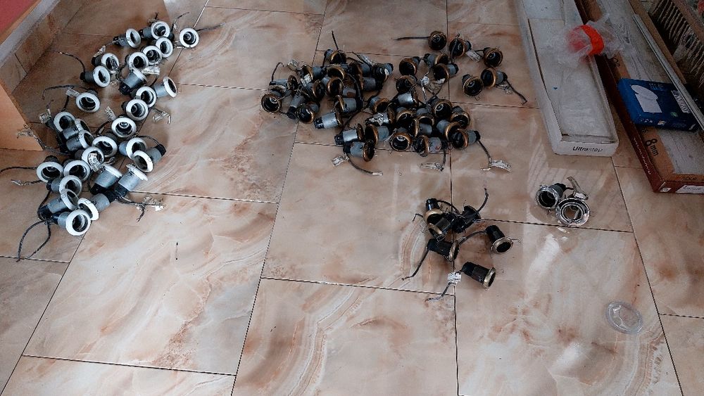 Споты отличного качества б/у