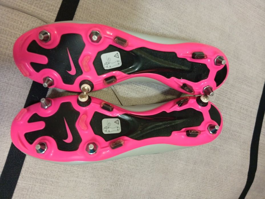 Бутсы футбольные