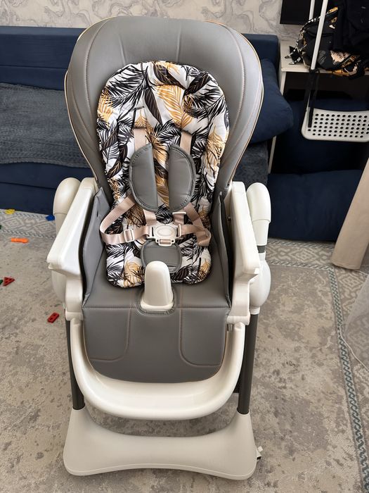 Детский стульчик для кормления