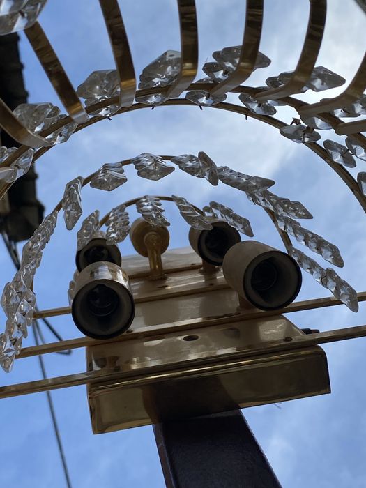 Люстра для стены