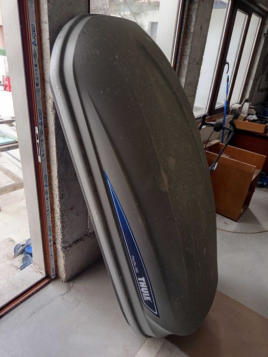 Продавам автобокс багажник thule pacific 200