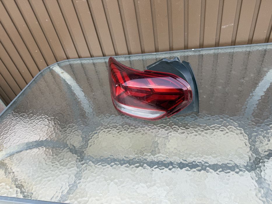 Stop stanga dacia logan 3