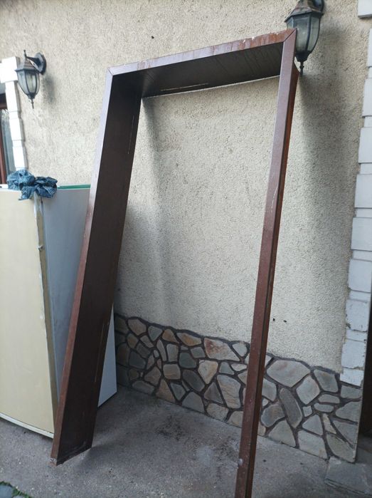 Желязна врата с каса и насрещна каса за обръщане