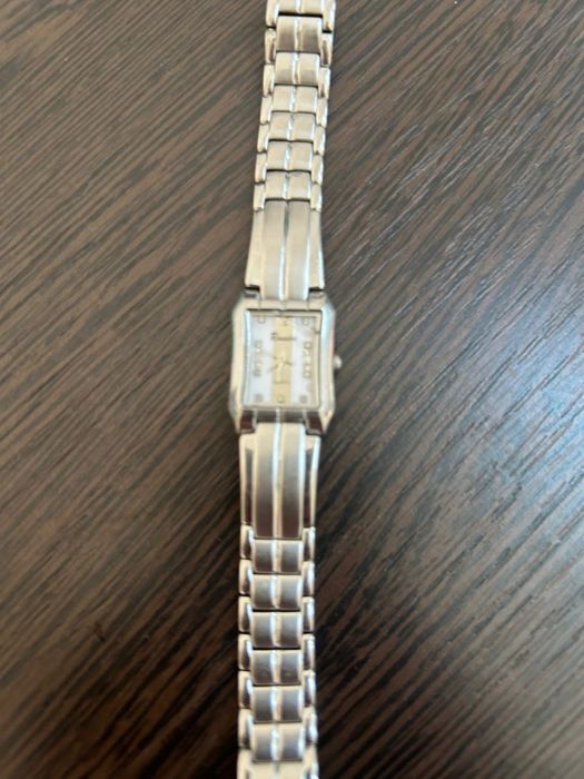 Продаются уникальные часы( Швецария)