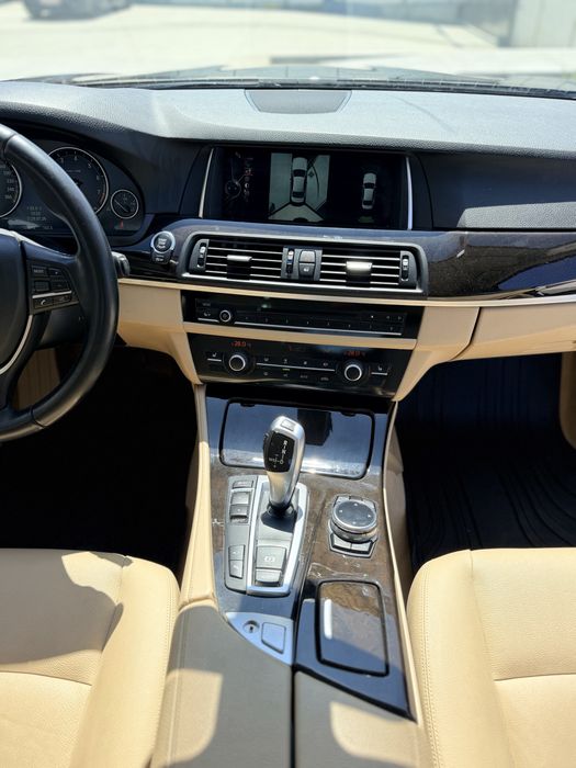 BMW Seria 5 F10 520i 184cp Lci /camere 360/Distributie noua