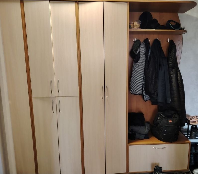 Шкаф для  прихожей за 25.000