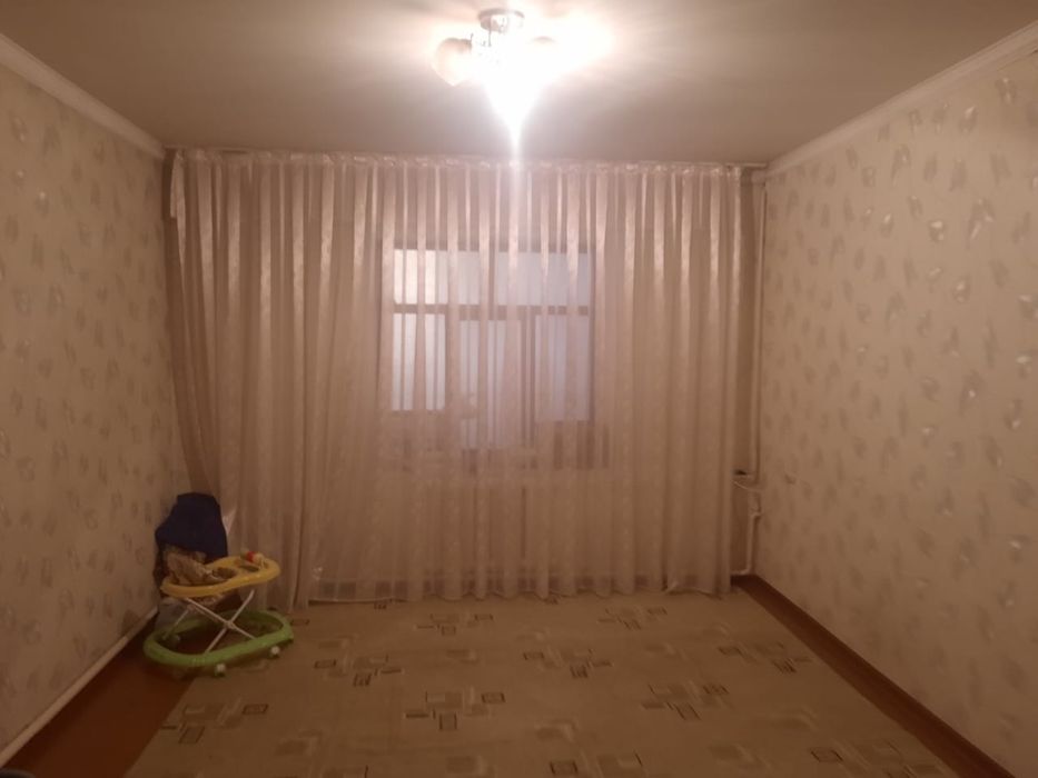 Срочно продаётся дом в центре Аксукента.