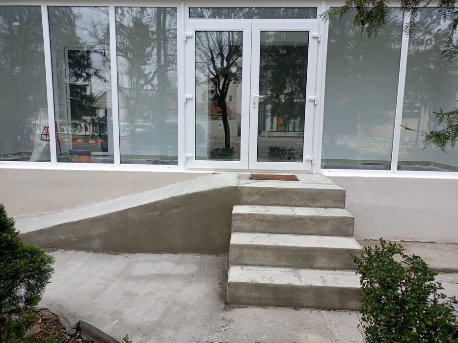 Proprietar inchiriez spatiu comercial stradal