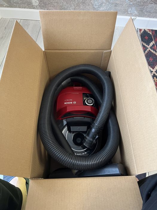 Пылесос Bosch 2000 W