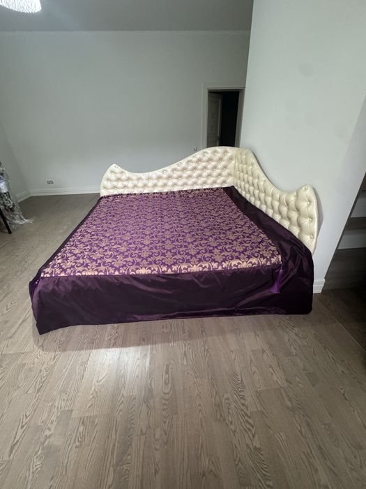 Дизайнерская кровать