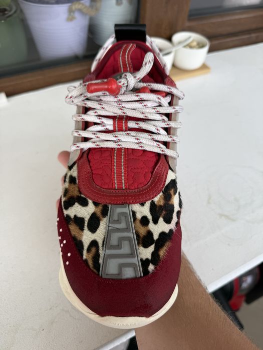 Versace chain reaction