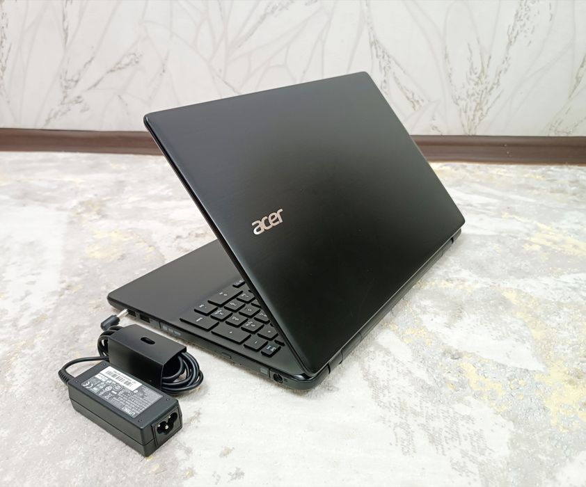 Notebook Acer Core i3 - 1000GB Ноутбук.