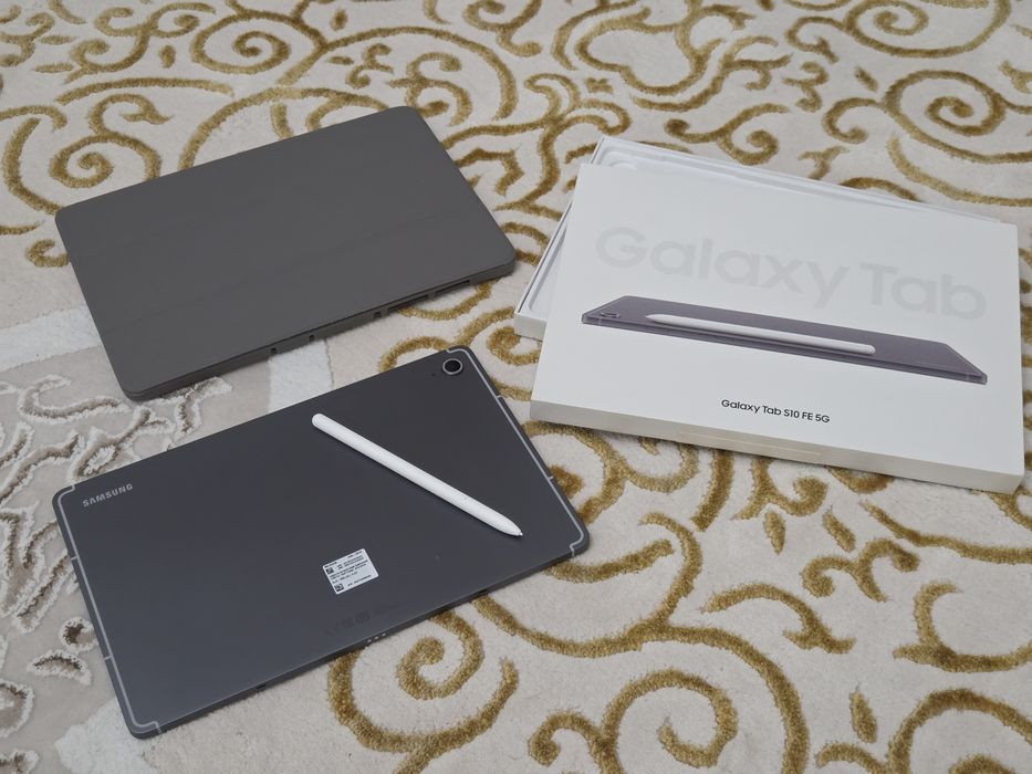 Продам Samsung Tab S10 Fe планшет серебристый