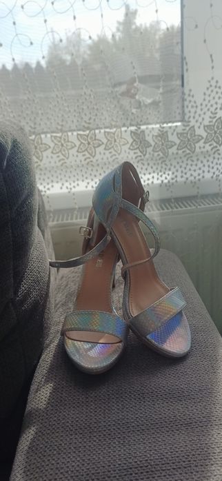 Pantofi de dama in stare foarte buna