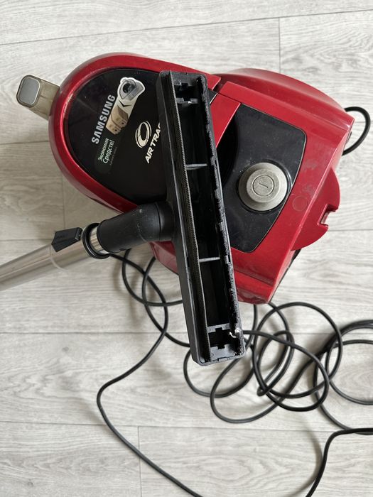 Пылесос Samsung Air Track 1600w