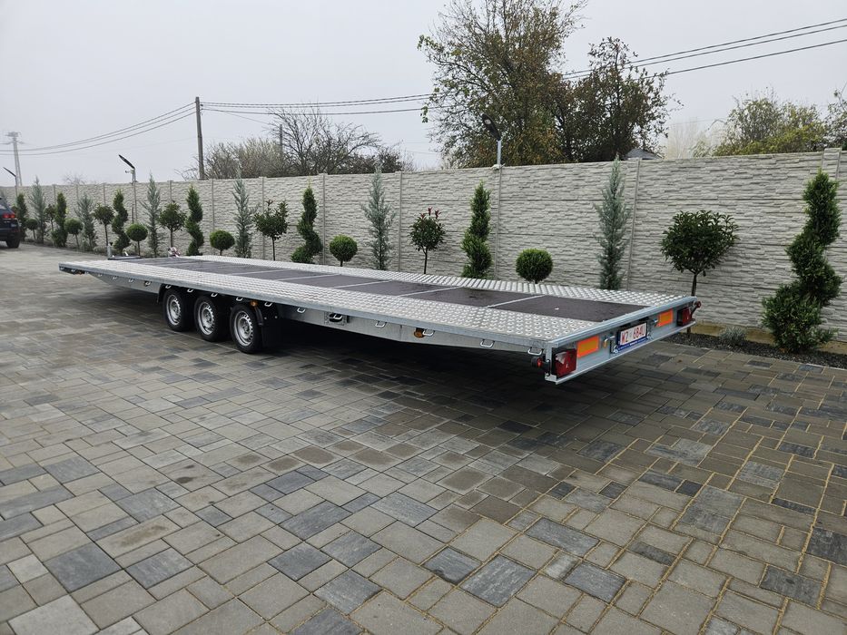 De inchiriat Trailer pe 3 axe 8,5x2,50 metri 3500 kg drept cu podul pl