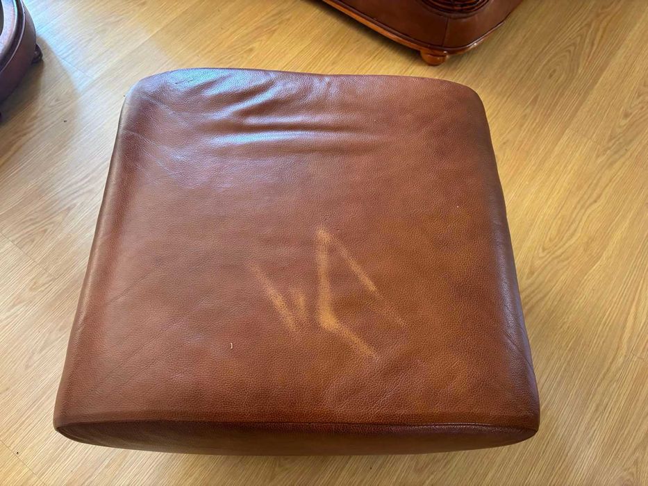 Кожени дивани 2ка и 3ка + табуретка