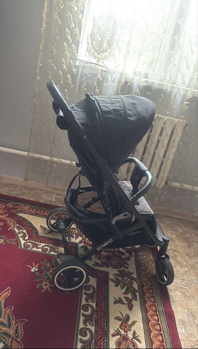 Продам прогулочную коляску в отличном состояний